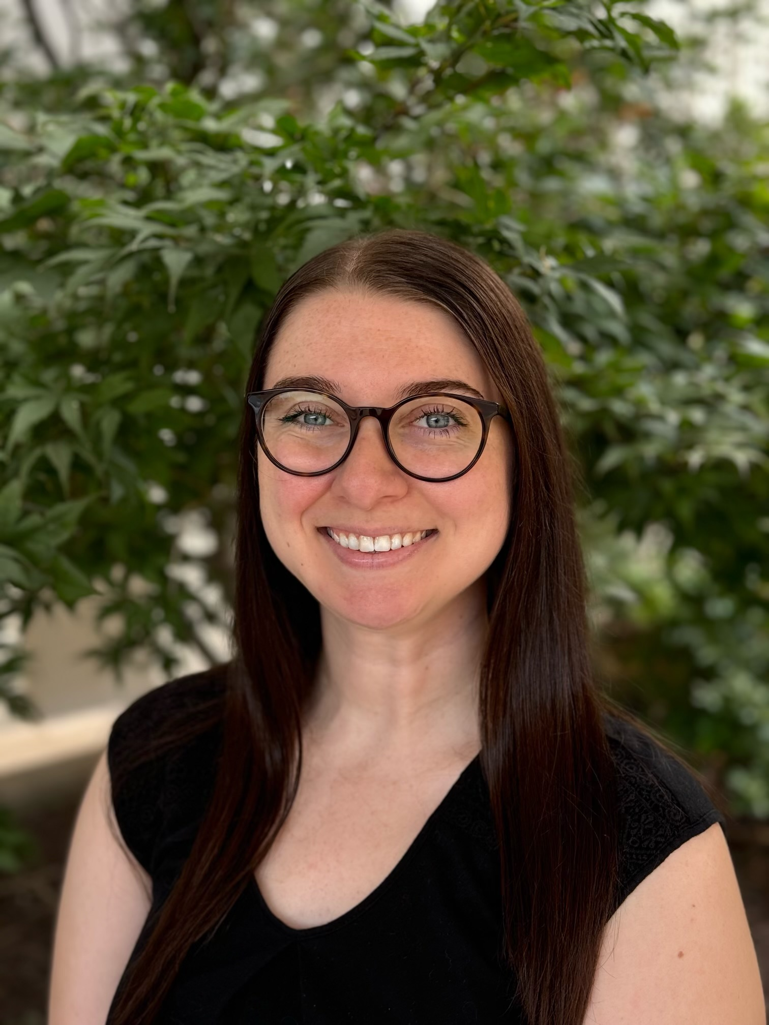 person-smiling-glasses